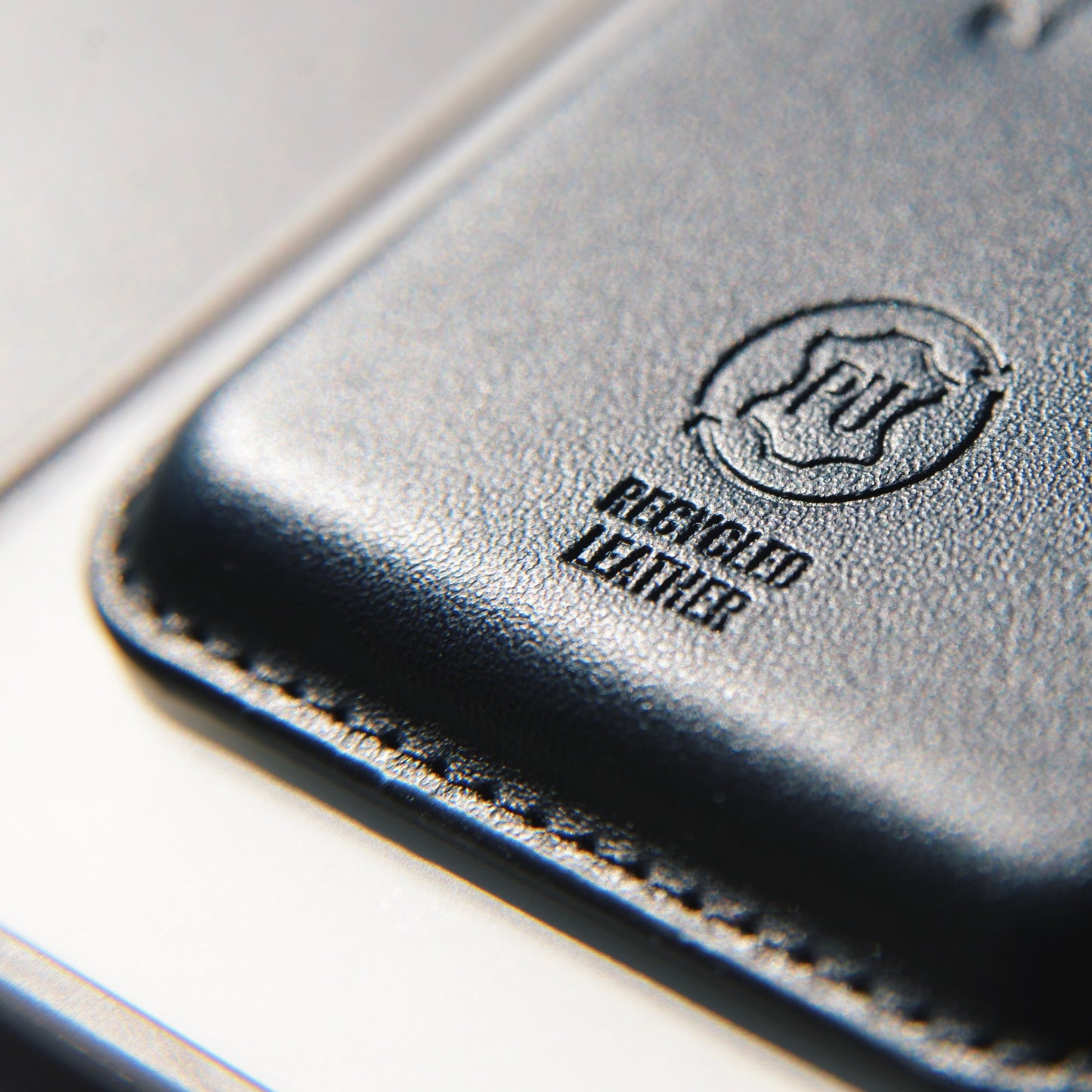 📱 Personalised MagSafe Wallets