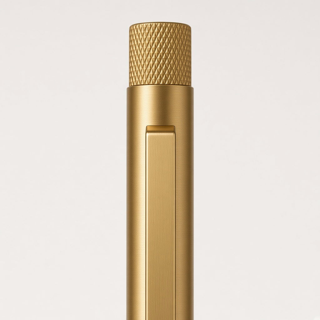 Luxury Pen & Box – Gold (close-up)